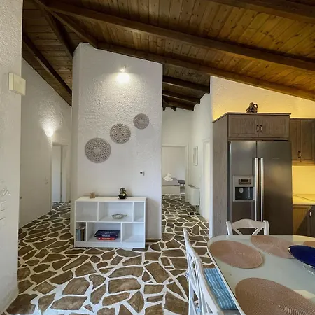 Casa Fouli - *