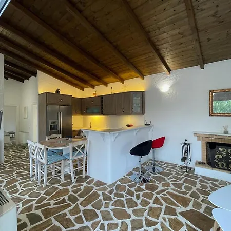 Casa Fouli - *