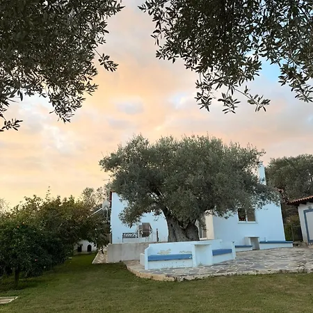 Casa Fouli - *